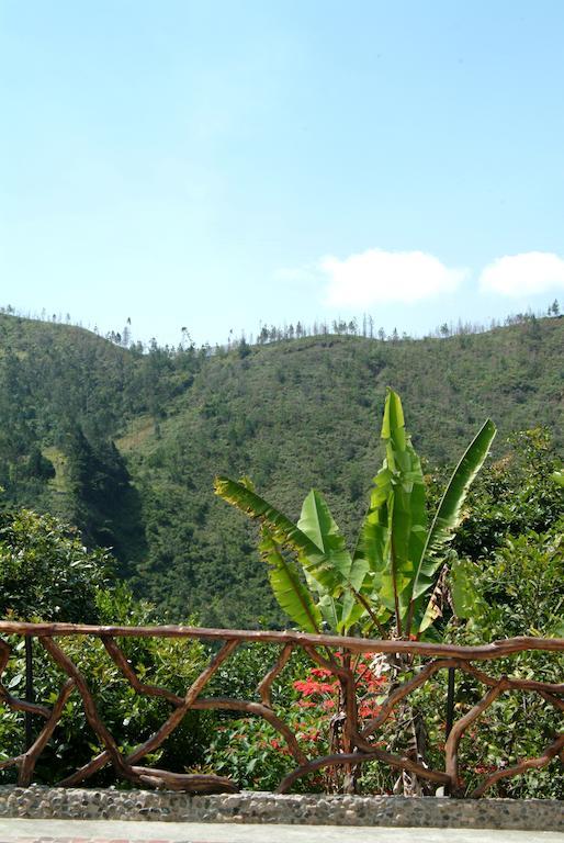 Finca Chamanapamba Guest House Banos  Bagian luar foto