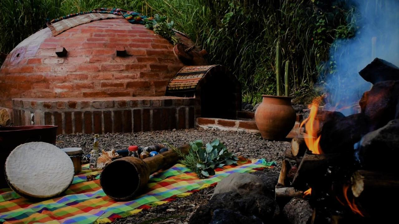 Finca Chamanapamba Guest House Banos  Bagian luar foto